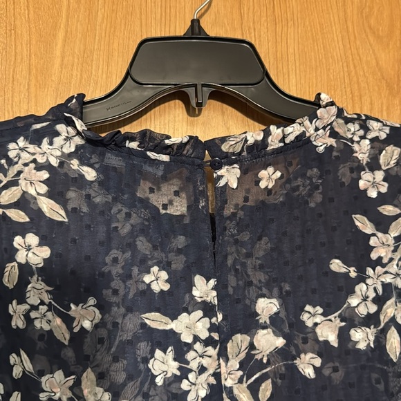 Capsule sheer texted Floral Black and White Women's Top new size 26 - Picture 6 of 6